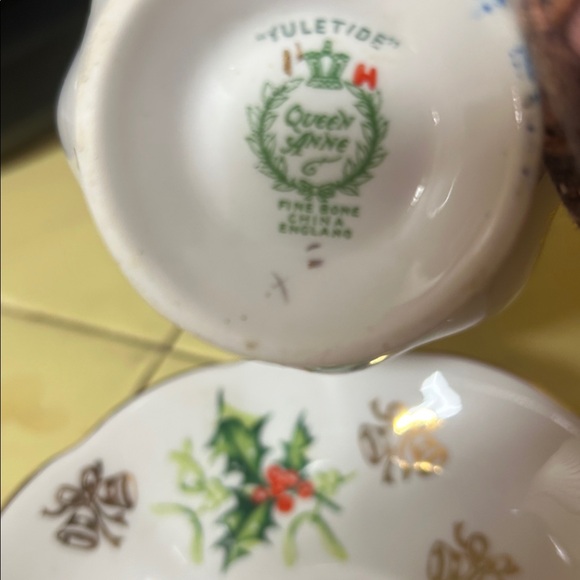 Yuletide Queen Anne Fine Bone China Holiday Holly Teacup and Saucer Set - Picture 4 of 6
